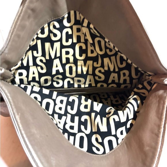 Marc by Marc Jacob’s Silver Leather Crossbody Bag - Picture 6 of 10